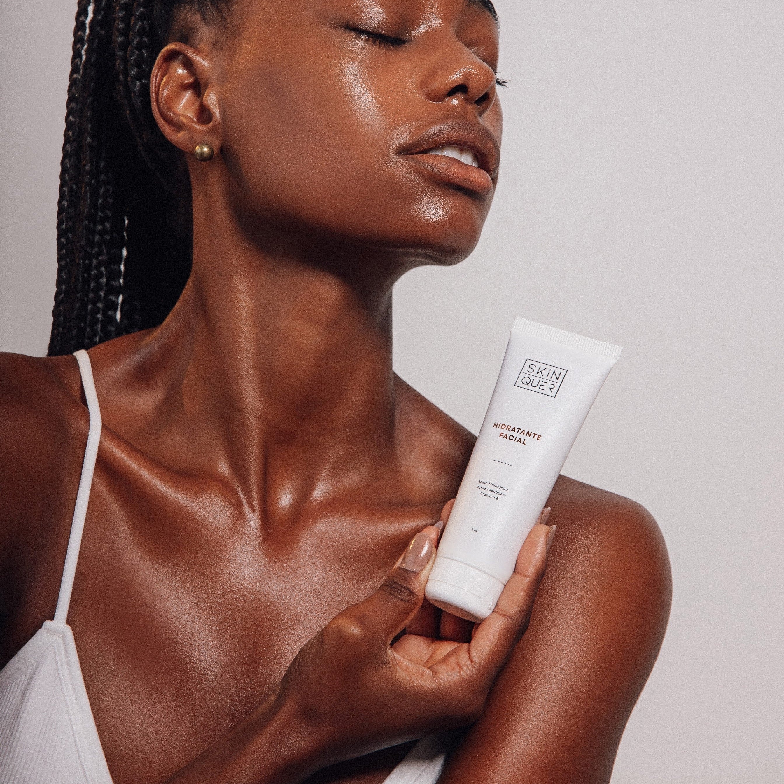 Hidratante corporal na pele do rosto?